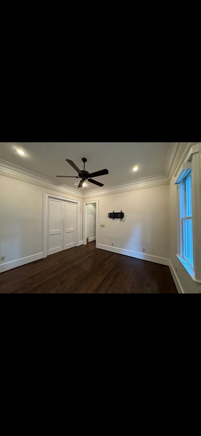 Photo - 277 Prospect Pl NE