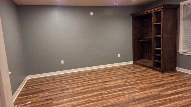 Photo - 6316 Victoria St