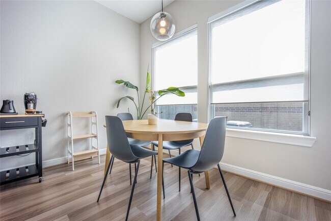 Photo - 9907 Prairie Silo Ln