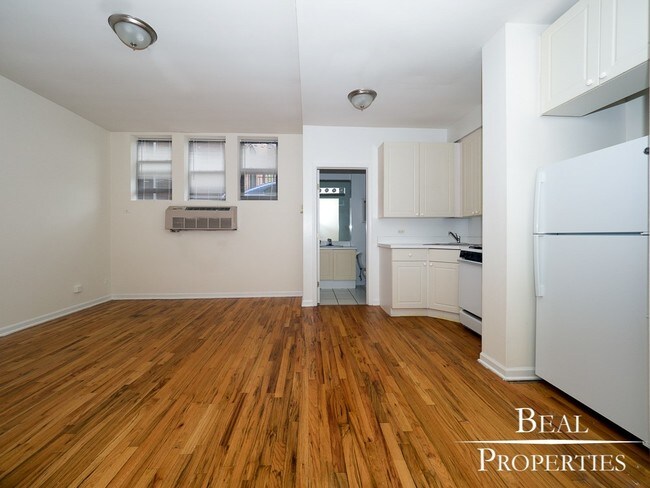 Photo - 917 W Dakin St Apartment Unit 108