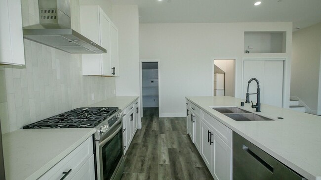 Building Photo - 5535-5539 Potomac St. Unit 5539 Rental