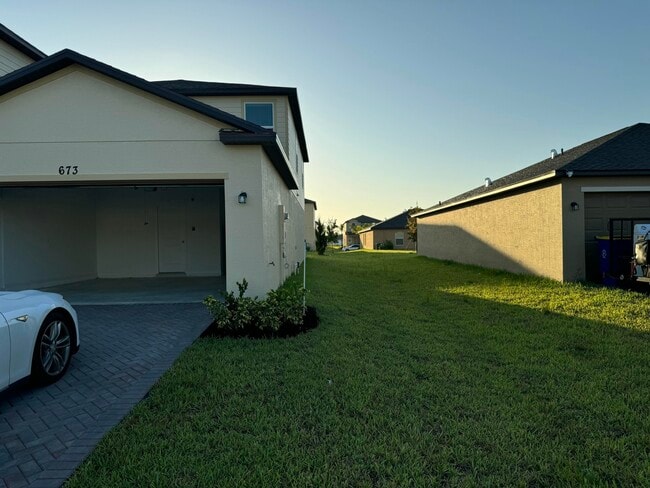 Photo - 673 Carlyle Way
