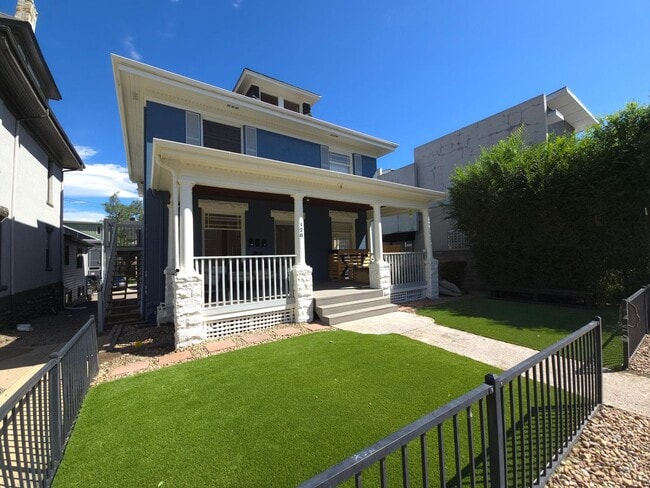 Building Photo - 1209 Pennsylvania Ave Unit House