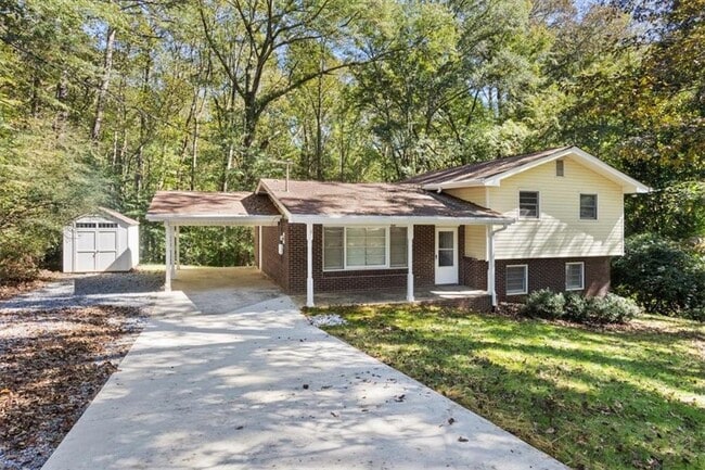 Photo - 601 Oakdale Rd