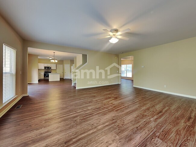 Photo - 302 Forest Bend Dr