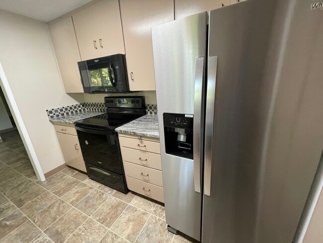 Building Photo - 1325 NW 23rd St Rental