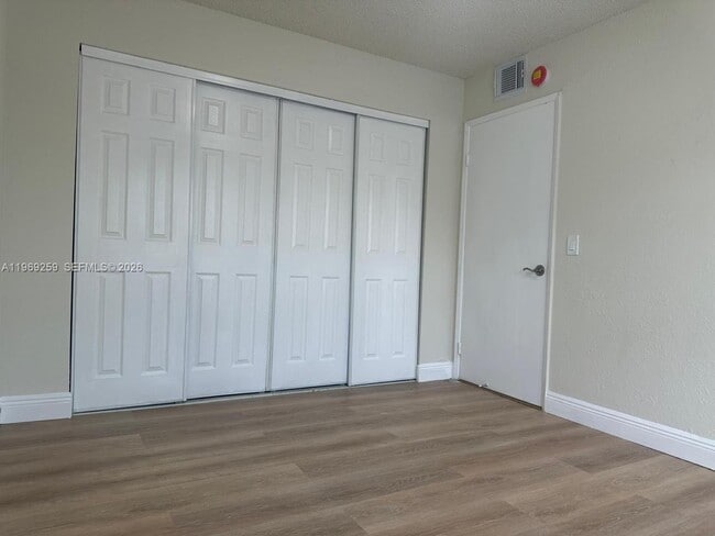 Photo - 1463 Lake Crystal Dr Unit D