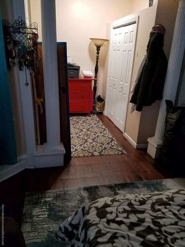 Spacious 3.5 BDR Apartment with Closed Front Balcony & Backyard Access!