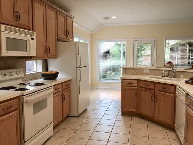 Photo - 114 N Queenscliff Cir