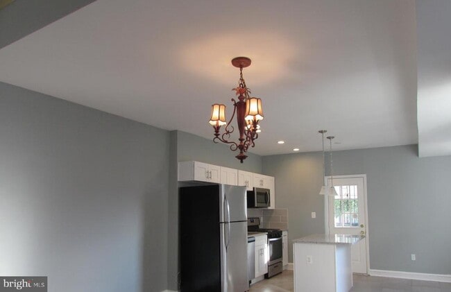 Photo - 2735 Chesterfield Ave