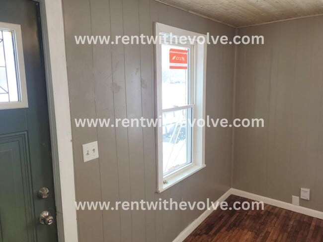 Photo - 1992 W County Rd 100 S