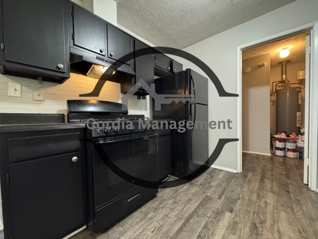 Photo - Fenced in 4 Bedroom 1.5 bathroom Home located in Jonesboro