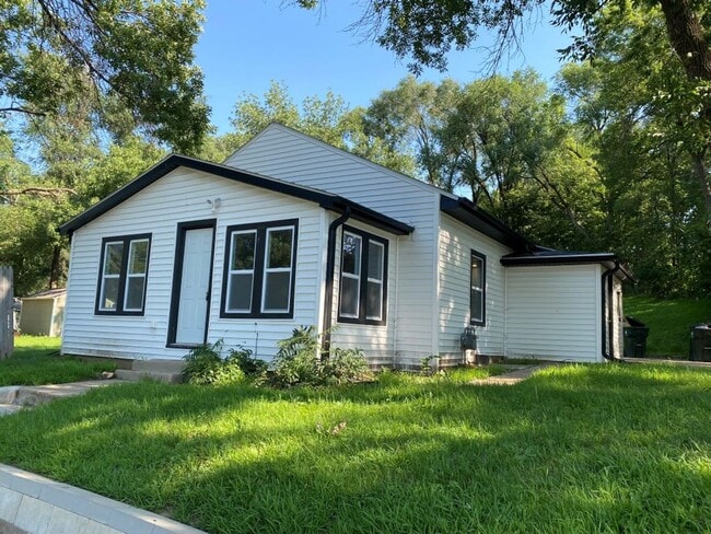 Building Photo - LEASE TO OWN $2,000 MO Rental