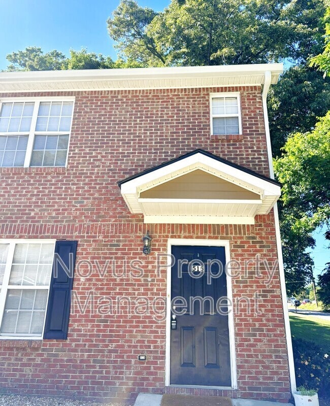 Photo - 515 Lawson St