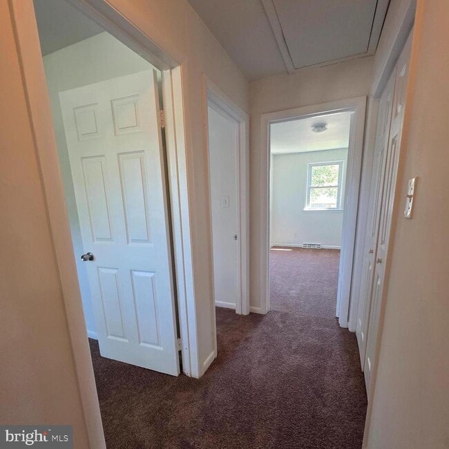 Photo - 108 Charles Pl