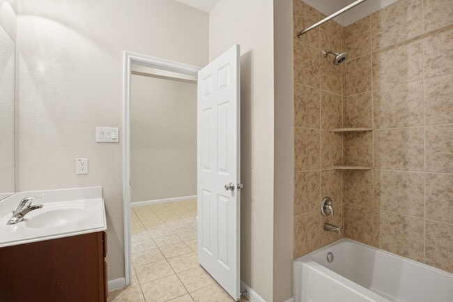 Photo - 11103 Avery Oaks Ln