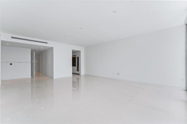 Photo - 300 Biscayne Blvd Way Unit 5003