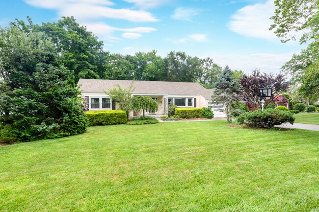 Photo - 74 Boxwood Dr House