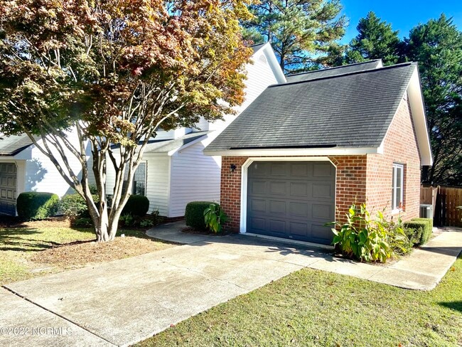 Photo - 400 Georgetown Ct