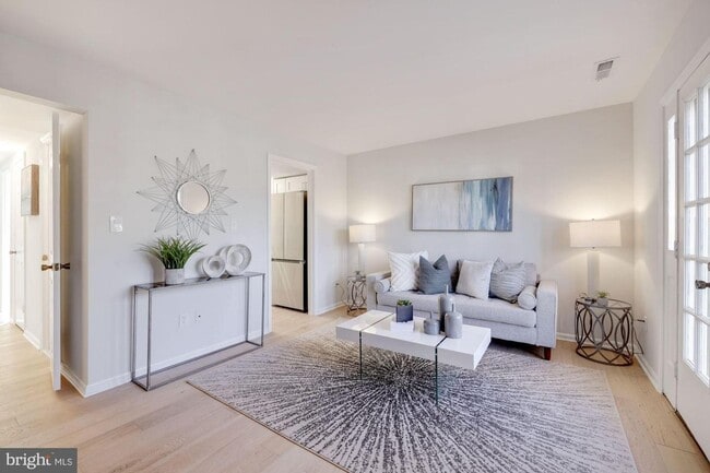 Photo - Gorgeous 2 Bedroom 2.5 Bath in Chevy Chase