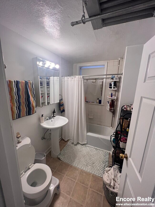 Photo - 14 Centre St Unidad K