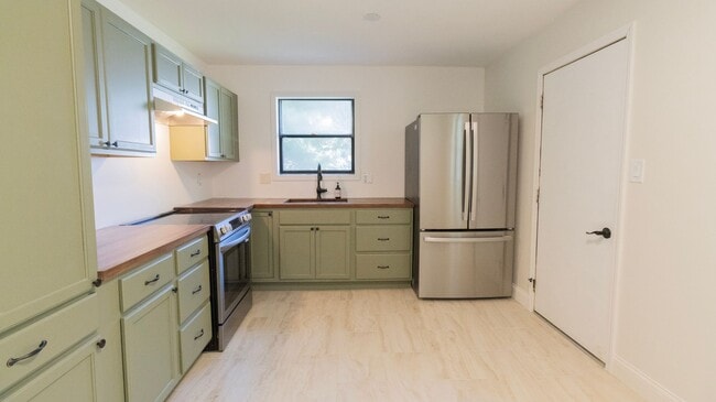 Photo - 1850 W Amos Dr