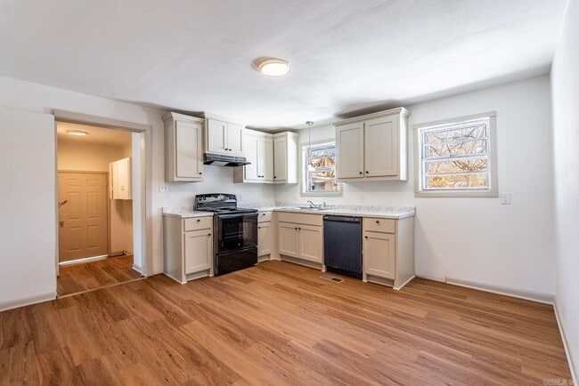 Photo - 511 S Grant St