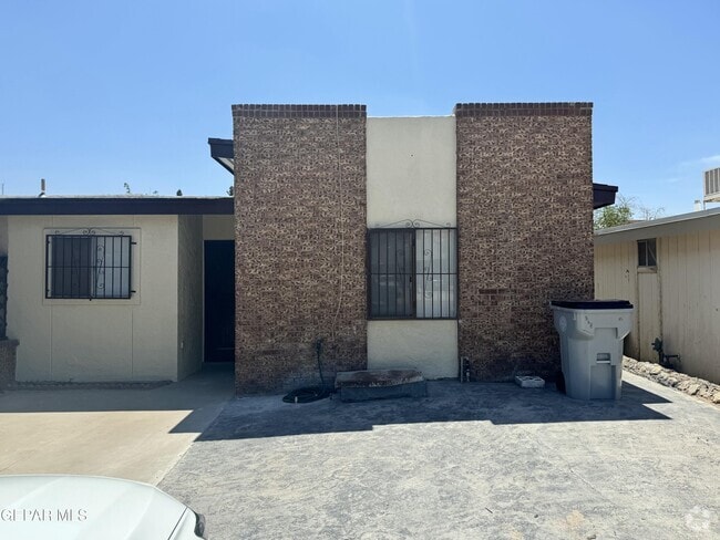 Building Photo - 868 Barandal Dr Rental