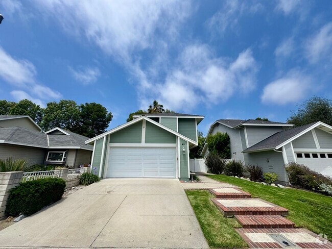 Building Photo - Beautiful 4Bd/2.5Ba Available In Laguna Hi... Rental