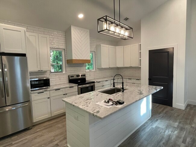 Photo - 1321 Cedar Ave S