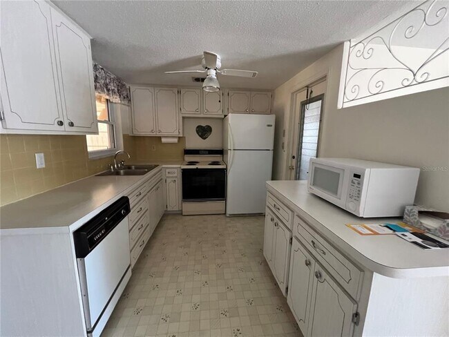 Photo - 10502 Laburnum Dr