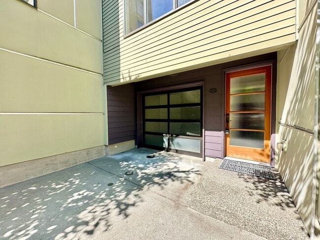 Building Photo - Stunning Townhome for Lease  in Seattle’s ...
