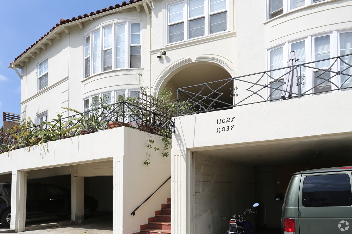 Photo - 11027-11037 Strathmore Dr