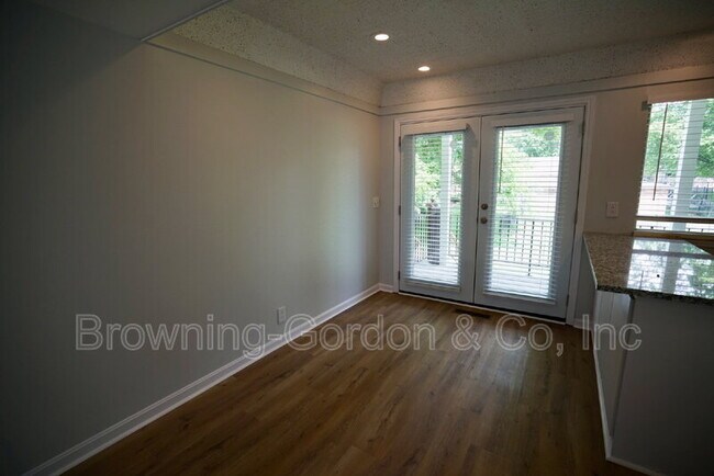 Photo - 5025 Hillsboro Dr Unit #17-K