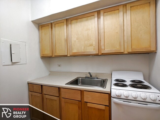 Photo - 556 W Arlington Pl