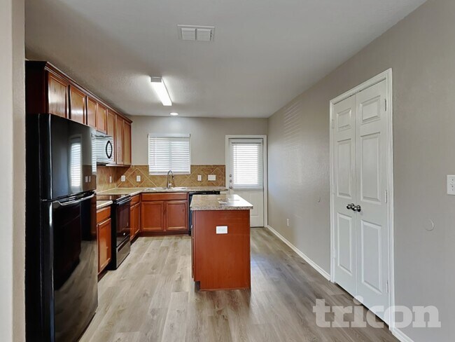 Photo - 10911 Bosal Trail