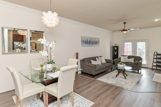 Building Photo - 2400 McCue Rd Unit 443