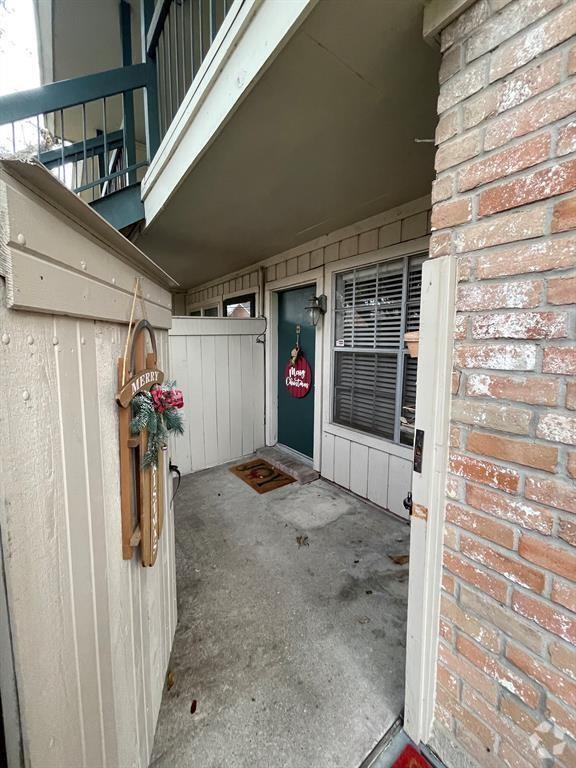 Building Photo - 845 Augusta Dr Unit 1 Rental