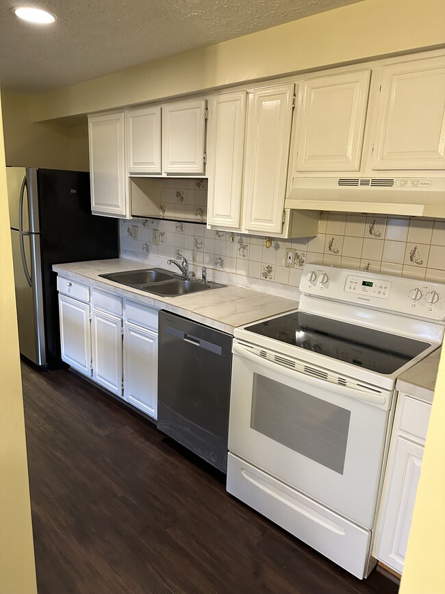 Kitchen 1 - 19513 Gunners Branch Rd Condo Unit F
