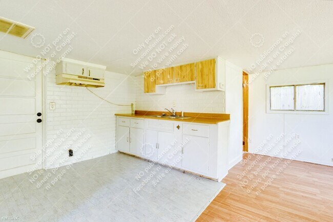 Photo - 1 br, 1 bath Duplex - 832 Waldemere Ave #2 #2