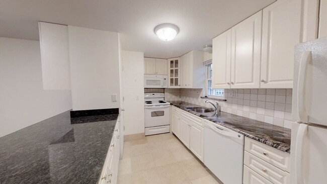 Photo - 27 Arlington Rd Apartment Unit #5