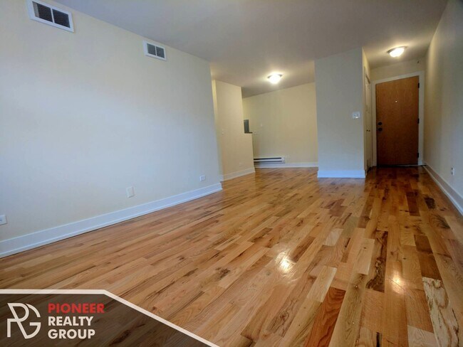 Photo - 557 W Arlington Pl Unit 301