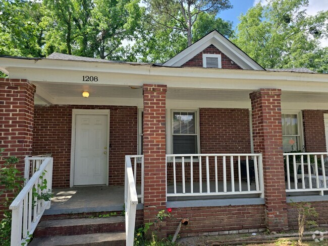 Building Photo - 2 Bedroom 1 bath duplex very close to Colu... Rental