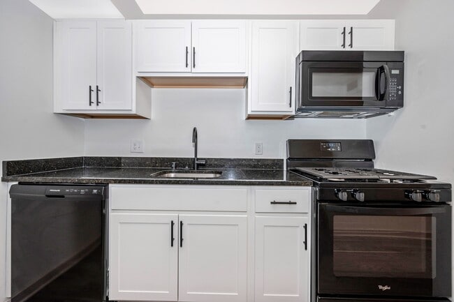 Photo - Hilltop Apartments