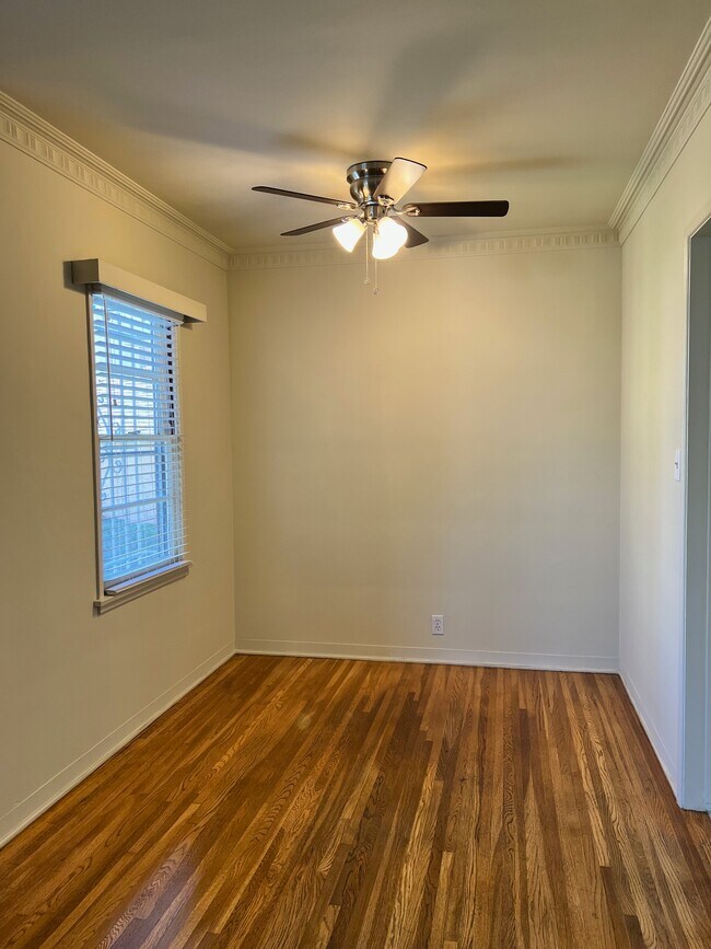 Photo - 7030 Flight Ave Unit 7030