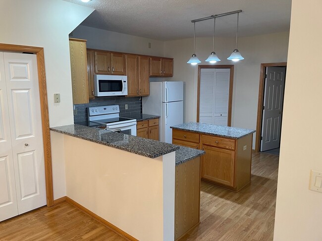 Photo - 2062 Waterleaf Ln W Townhome