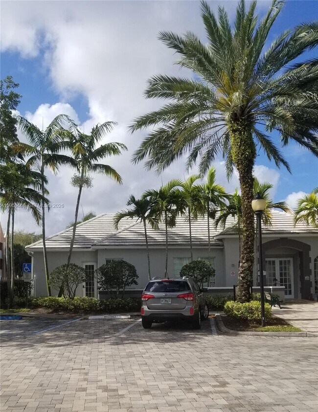 Photo - 11155 SW 5th Pl Unidad 308