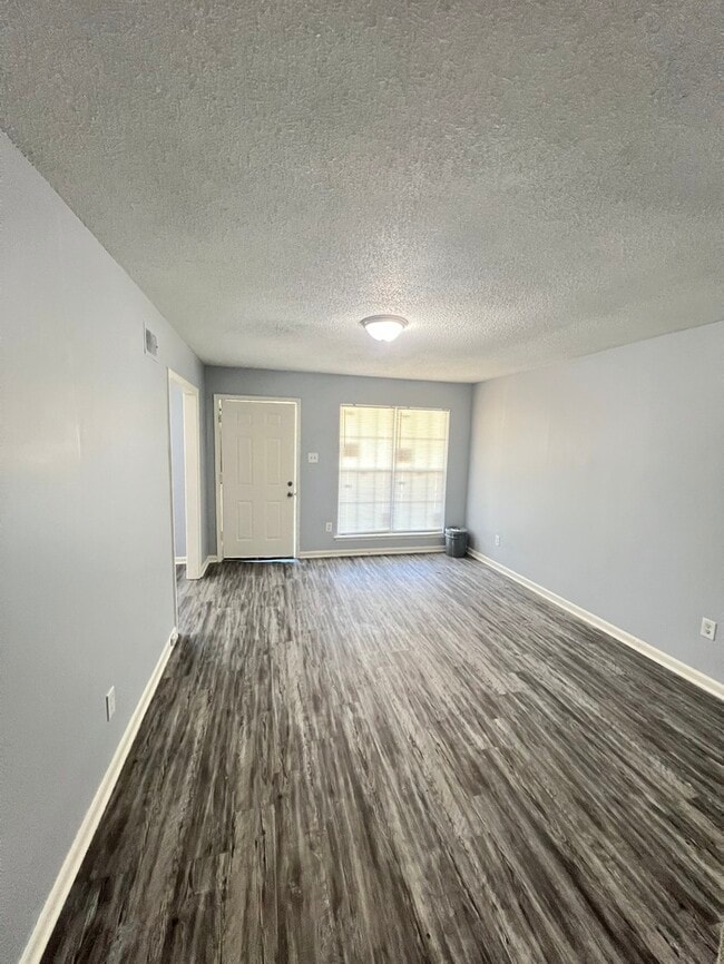 Photo - 2918 Elbert Dr