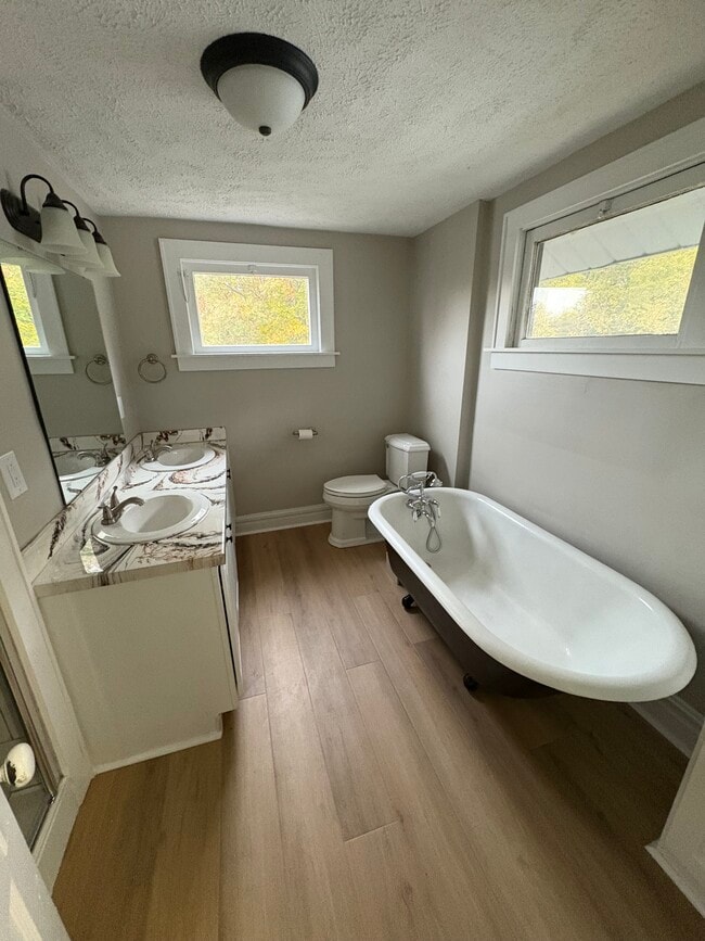 Photo - 412 Emerick St