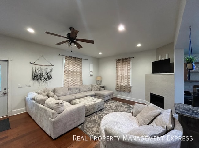 Photo - Furnished 5 Bedroom, 3.5 Bath Home